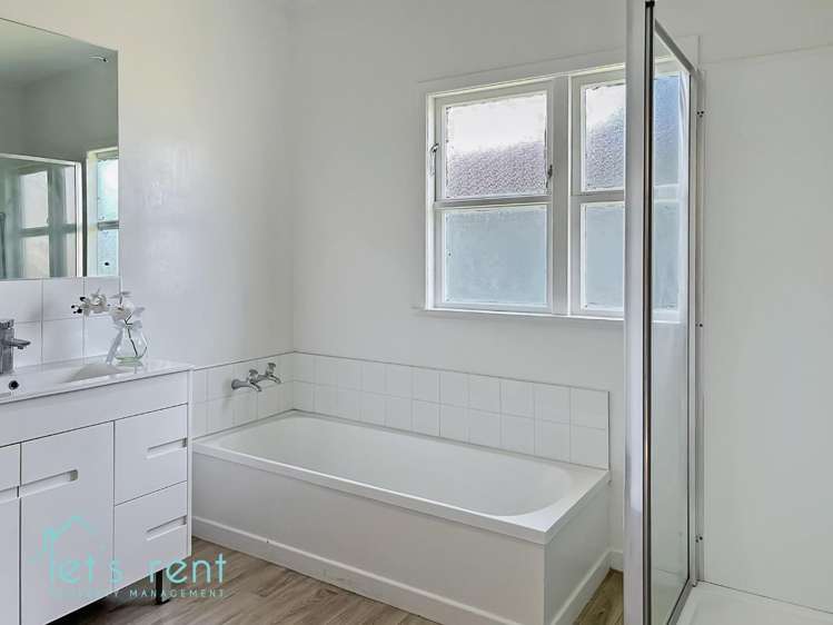 6 Atkinson Avenue 10695_9