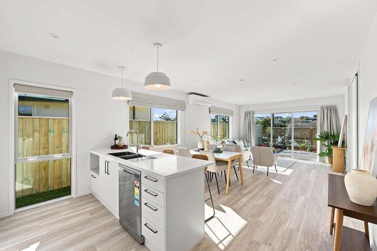 38 Bourne Crescent_4