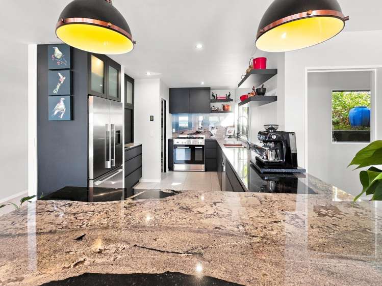 6577 Pouto Road Pouto_9