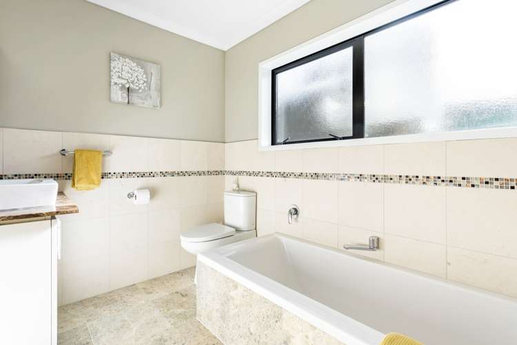 65b Uxbridge Road Mellons Bay_16