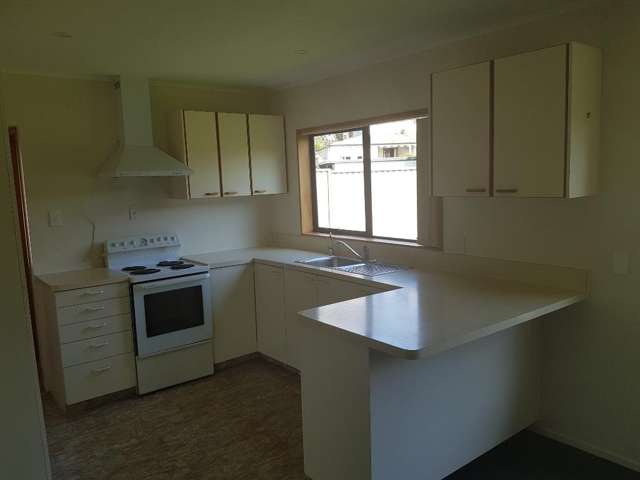 House/4 O'Neill Crescent 10123_1