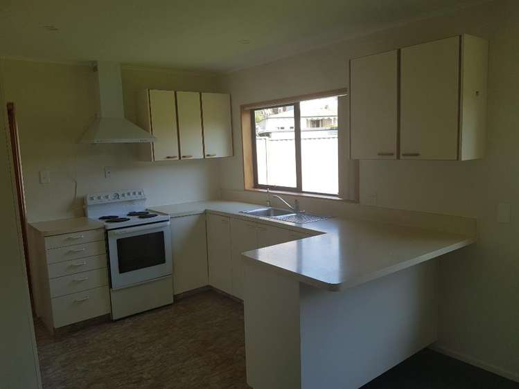 House/4 O'Neill Crescent 10123_1