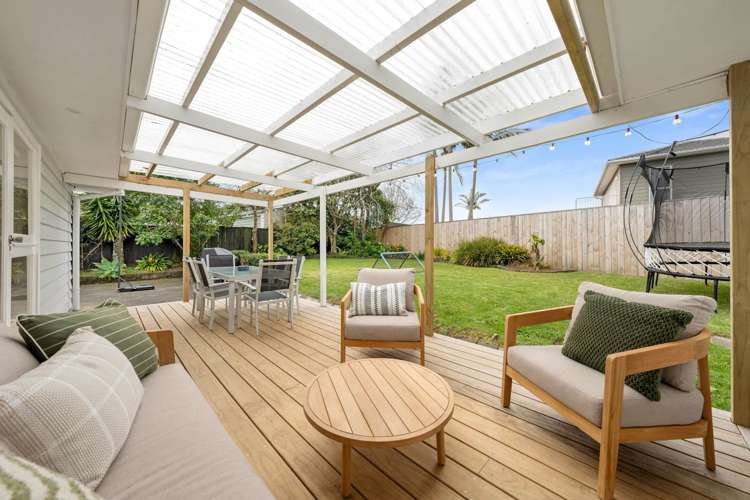 18 Booralee Avenue Botany Downs_21