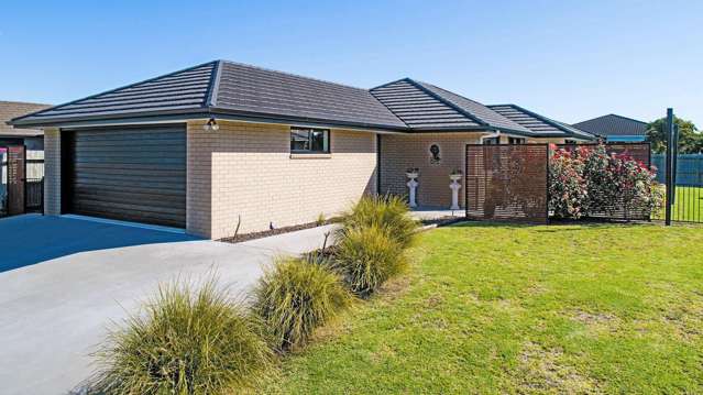 HIDDEN GEM AT ONE TREE POINT