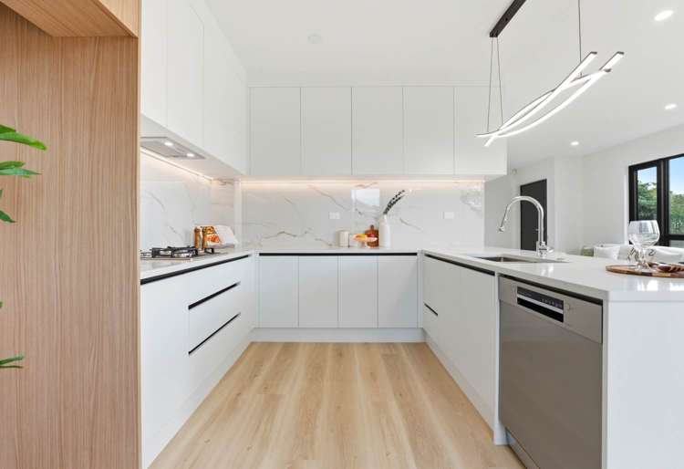 88A Bradbury Road Botany Downs_4