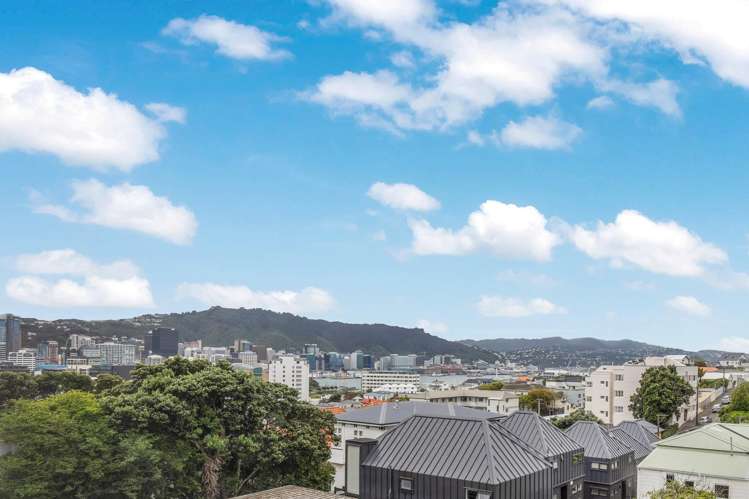 22/4 Claremont Grove Mount Victoria_16