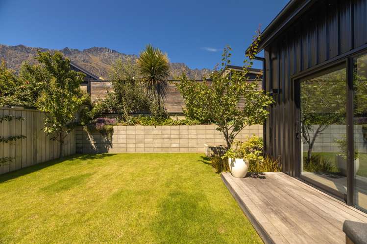 9 Howden Drive Jacks Point_25