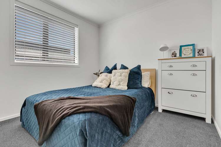 2/62 Cabourne Drive Glenview_23