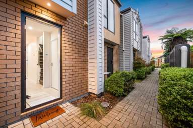 5/1a Royal View Road_4