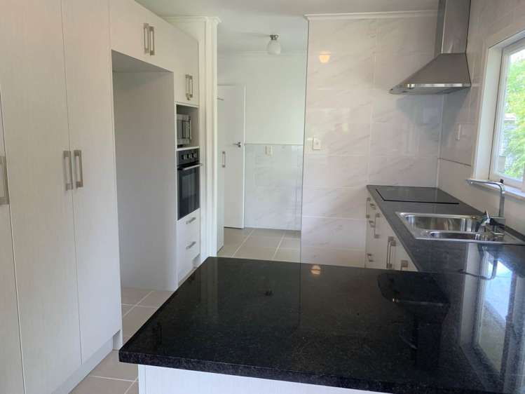 1/28 Camelot Place Glenfield_1