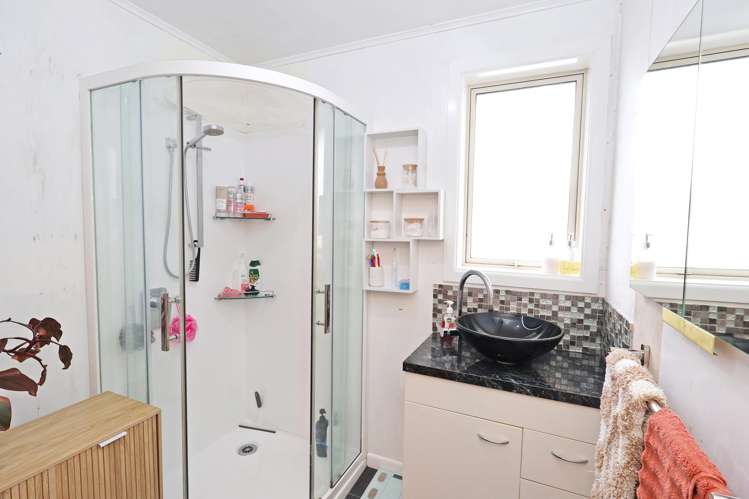 51 Philip Street Gladstone_14