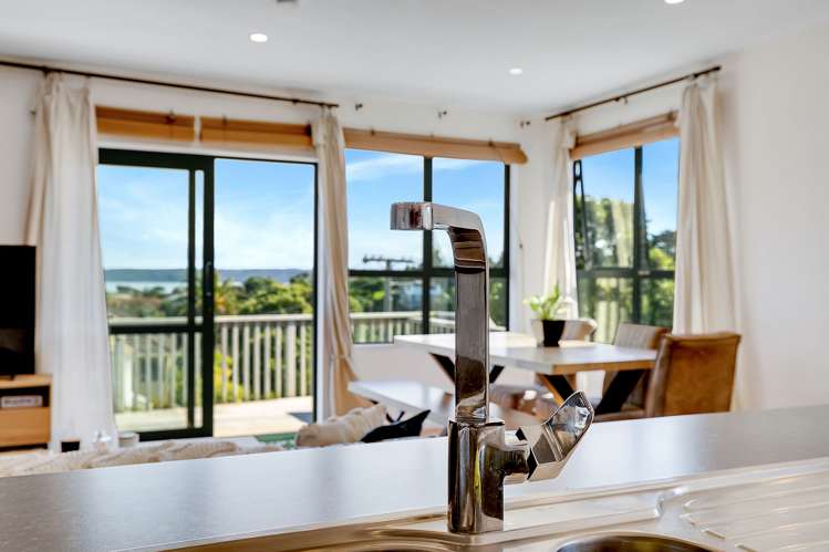 14 Downes Street Titahi Bay_12