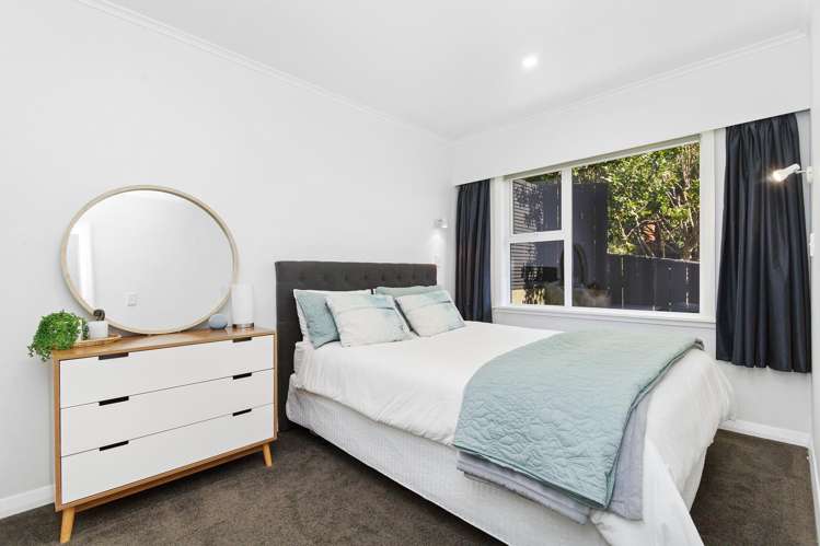 37 Sunrise Boulevard Tawa_12