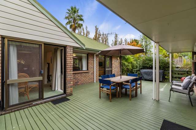 802 River Road Chartwell_1