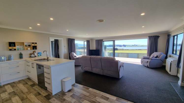 193 Orepuki Riverton Highway_5