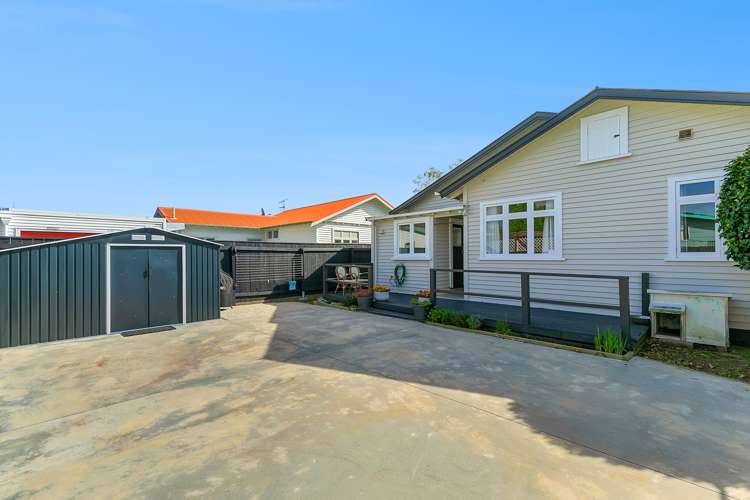 38 Palmer Crescent Silverstream_17