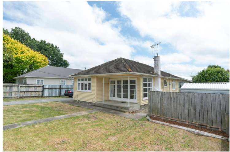 71 Queenwood Road 10516_0