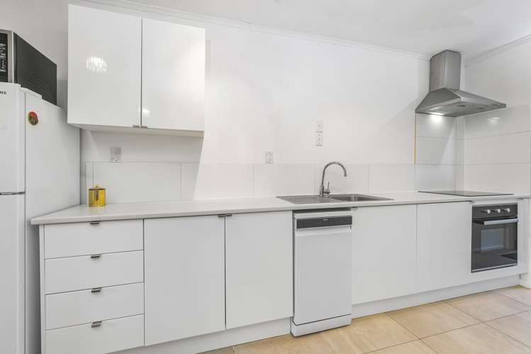 16 Long Road Waitakere_31