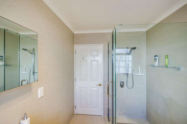 24 The Esplanade Westshore_17