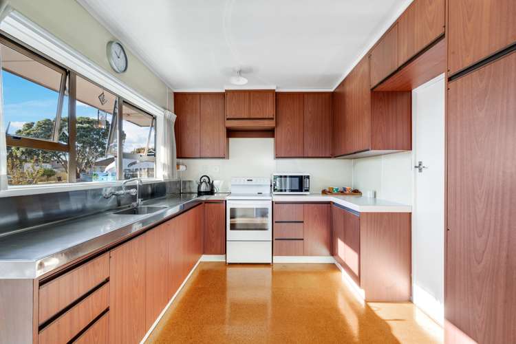 41 Bradbury Road Botany Downs_10