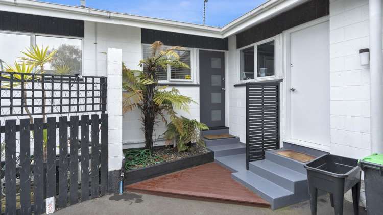 2/137 Olliviers Road_0