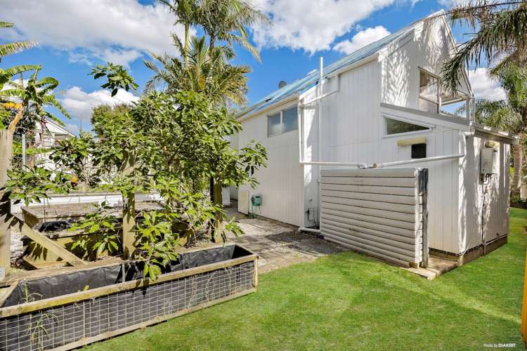 4 Taitapu Street Massey_18