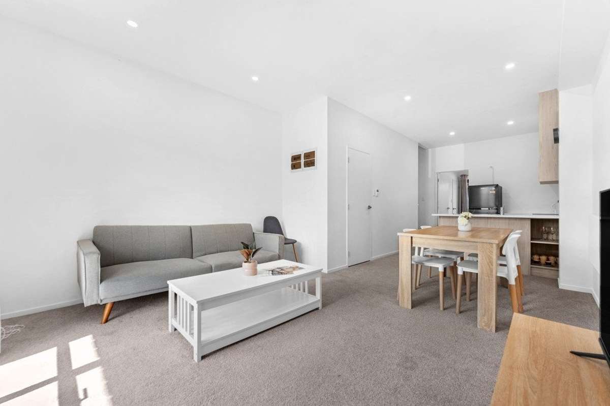 2 Beds and 2 baths in Favona 2