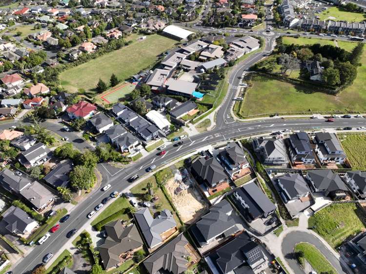 39 Spencer Road Oteha_7