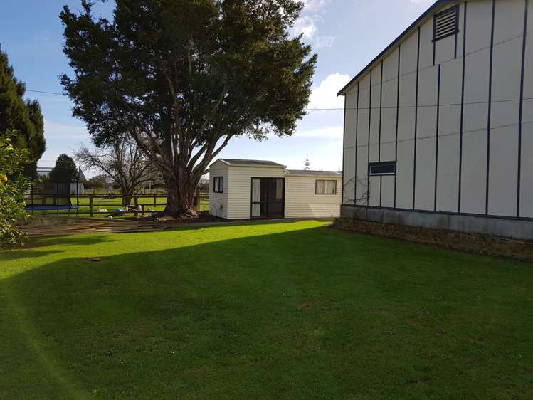 1015 Queen Street East Levin_4