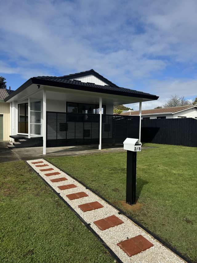 2/8 Kirrama Place Conifer Grove_1