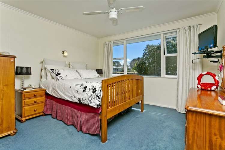 25 Totaravale Drive Totara Vale_11