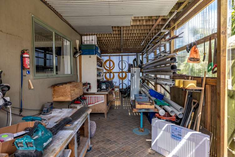 2 Natzka Road Ostend_32