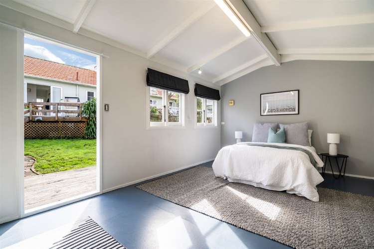 65 Old Lake Road Narrow Neck_15