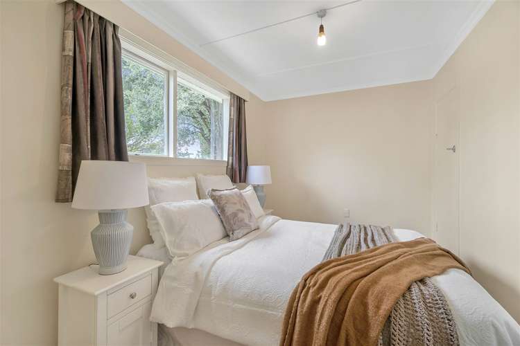 14 Pinehurst Crescent Russley_10