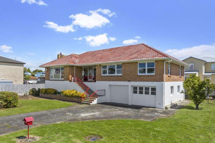 132a Coronation Road Mangere Bridge_21