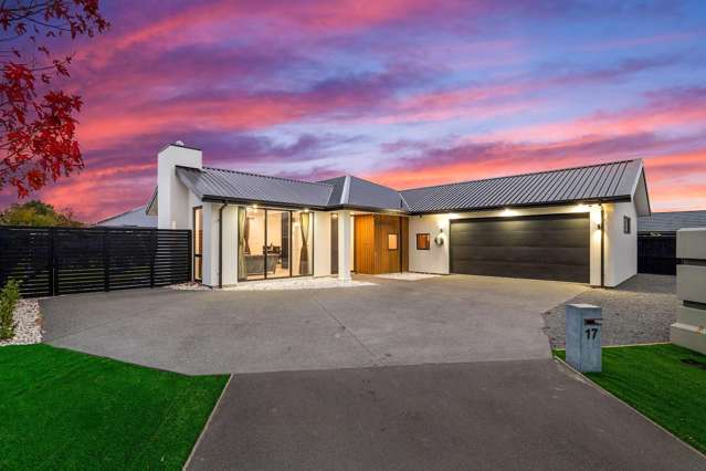 Luxury Family Living in Prestigious Country Palms