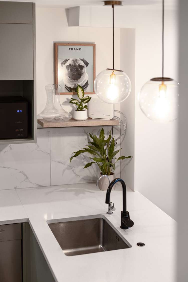 1/1a Royal View Road Te Atatu South_11