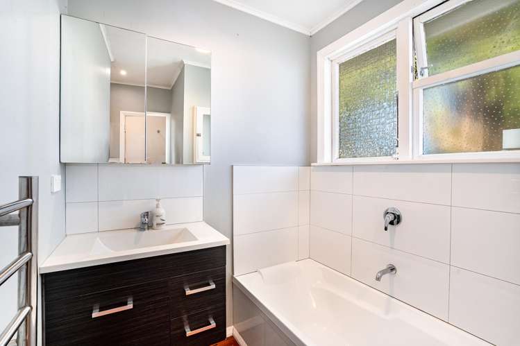 101 Hereford Street Cannons Creek_13
