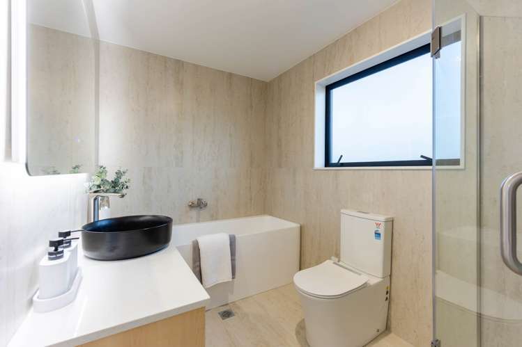 11 Awanui Road Red Beach_31