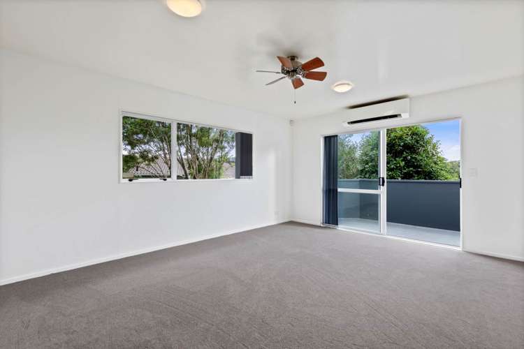 2/81 Spinella Drive Bayview_5