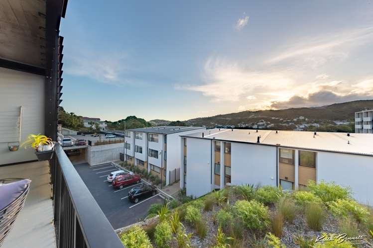 201/11 Jean Caldwell Way Island Bay_17