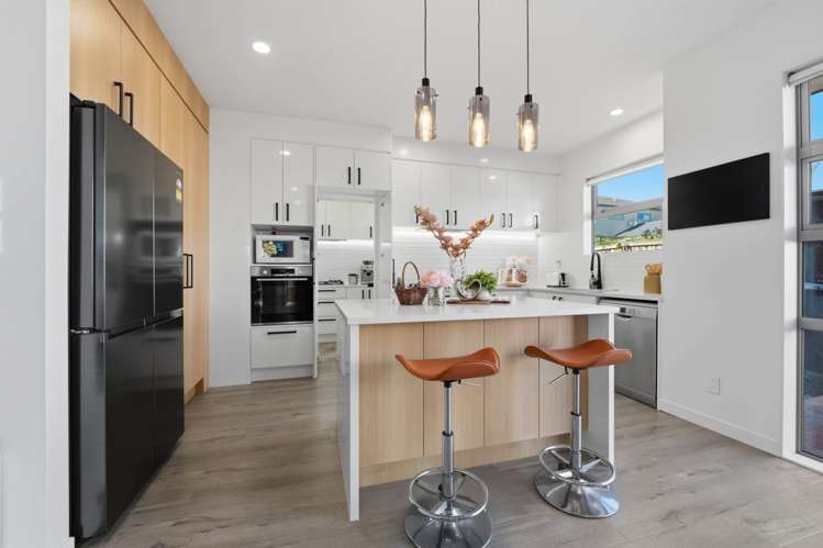 70 Hughs Way Flat Bush_8