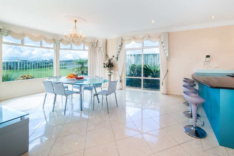 7 Villa Court Eastern Beach_17