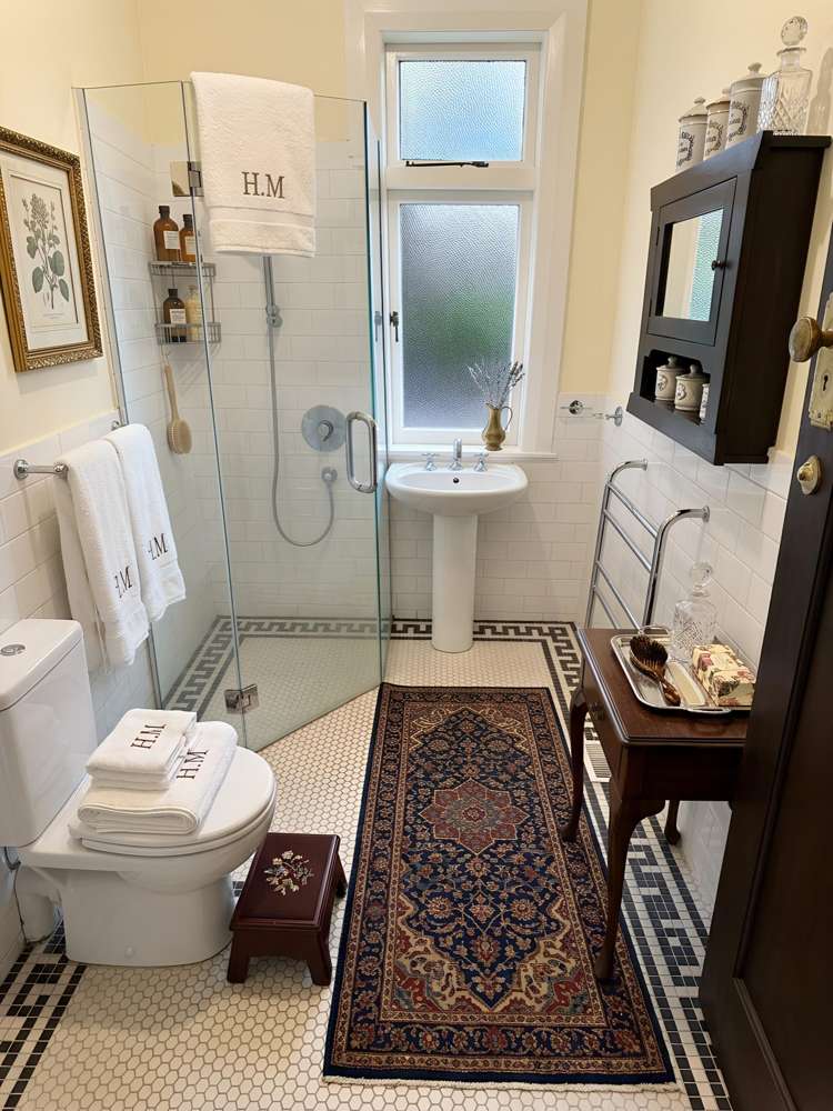 17 Fairholme Epsom Central_10