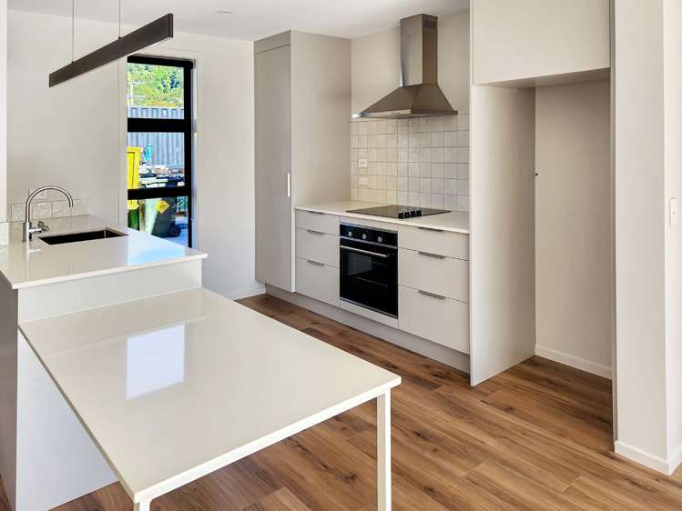 4/11 Lees Grove Wainuiomata_2