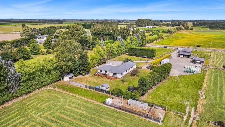 64 Lochiel Bridge Road Winton Surrounds_23