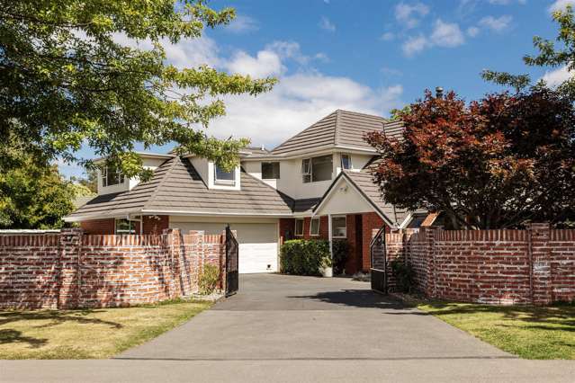 Large-scale living with subdivision potential