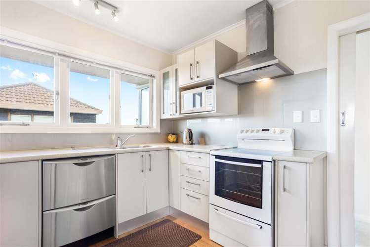 53 Uxbridge Road Mellons Bay_12