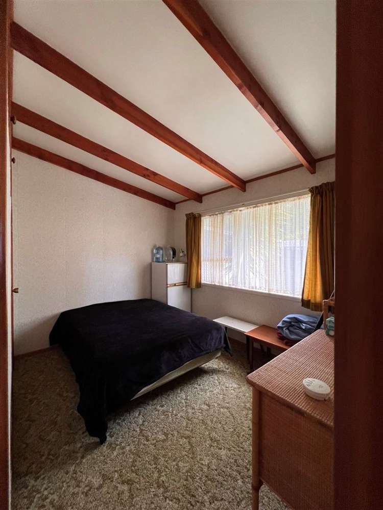 7 Esplanade Marokopa_10