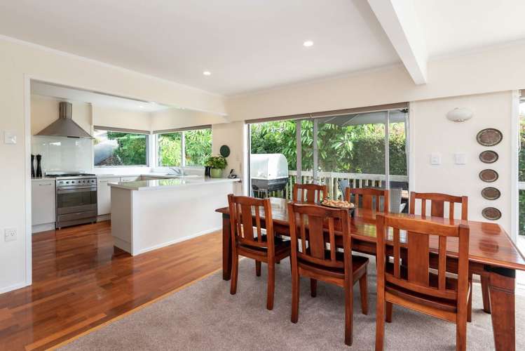 44 Colmar Road Mellons Bay_5